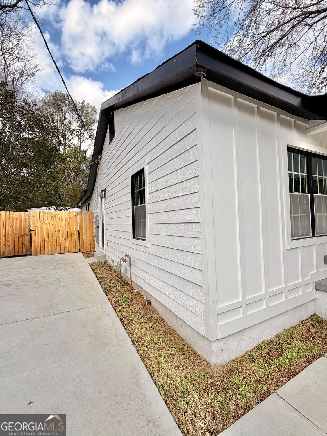 3 bedroom, 2 bathroom, 1,360 sq ft single family residence for sale at 1021 53rd Street, Columbus, GA 31904 — photo 3