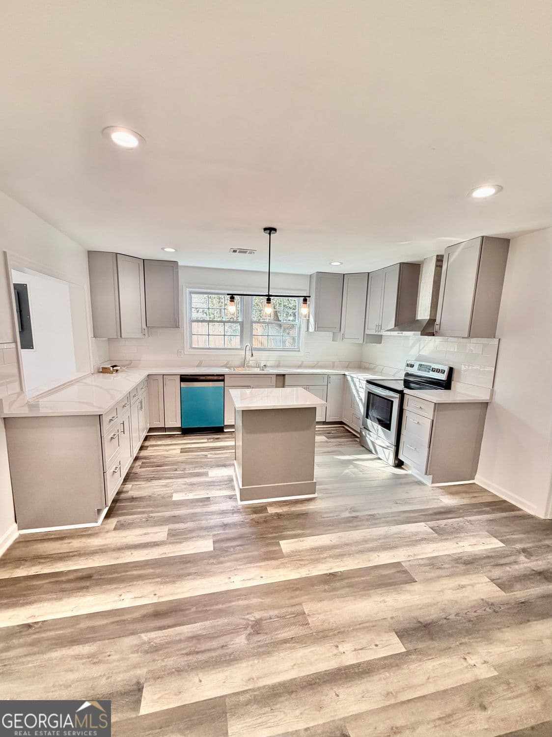 3 bedroom, 2 bathroom, 1,360 sq ft single family residence for sale at 1021 53rd Street, Columbus, GA 31904 — photo 9
