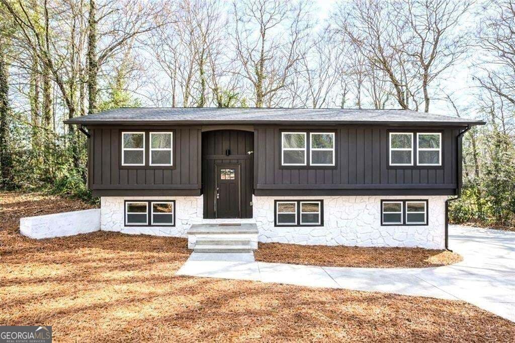 5 bedroom, 3 bathroom, 3,462 sq ft single family residence for sale at 2360 S Hairston Road, Decatur, GA 30035 — photo 1 of 24