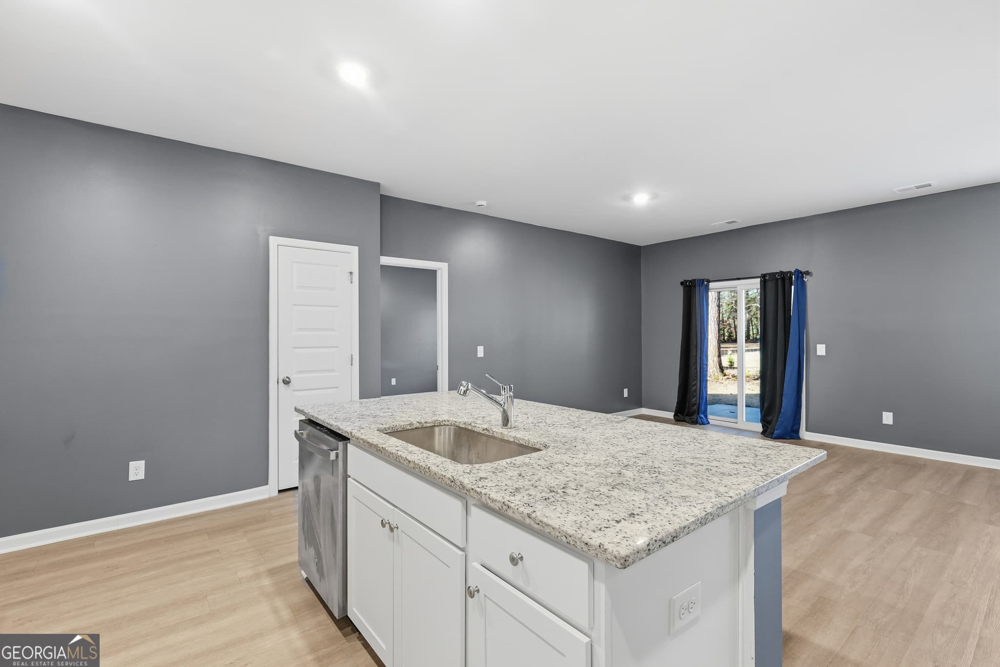 3 bedroom, 2 bathroom, 1,588 sq ft single family residence for sale at 305 Lillian Street, Rincon, GA 31326 — photo 6