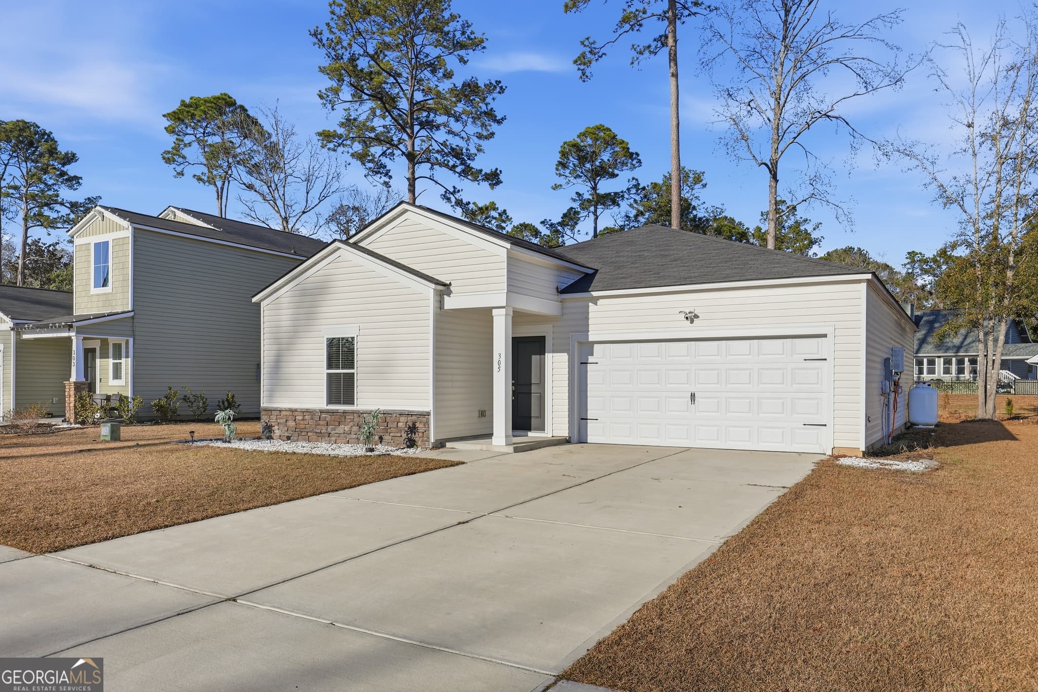 3 bedroom, 2 bathroom, 1,588 sq ft single family residence for sale at 305 Lillian Street, Rincon, GA 31326 — photo 4