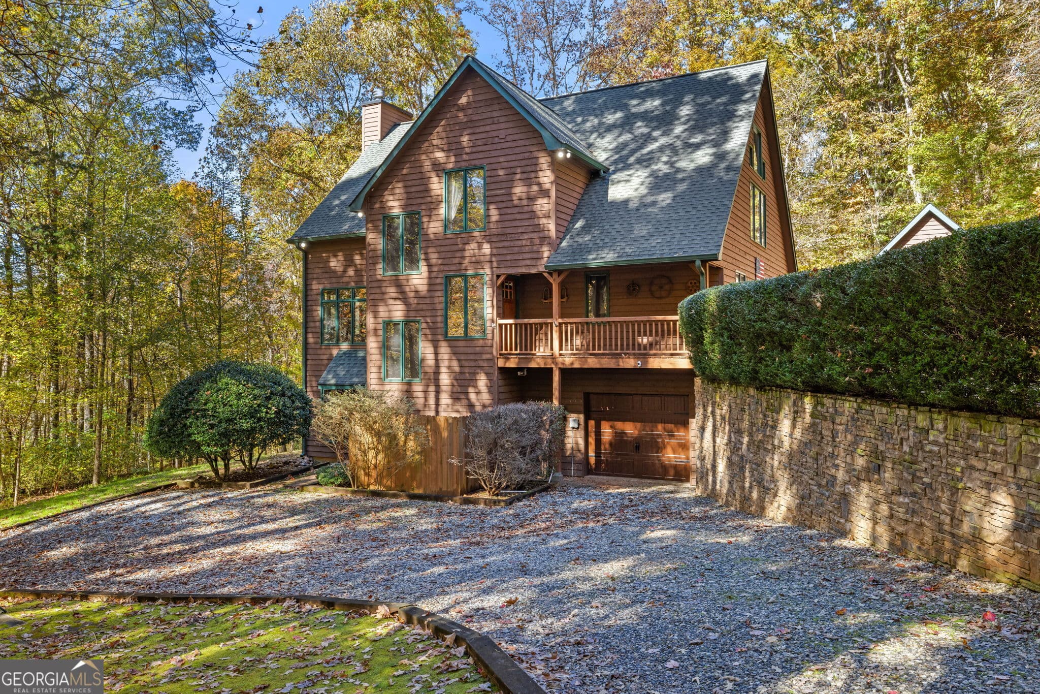 3 bedroom, 3 bathroom, 3,585 sq ft single family residence for sale at 1010 Meadowview Ridge, Clarkesville, GA 30523 — photo 2
