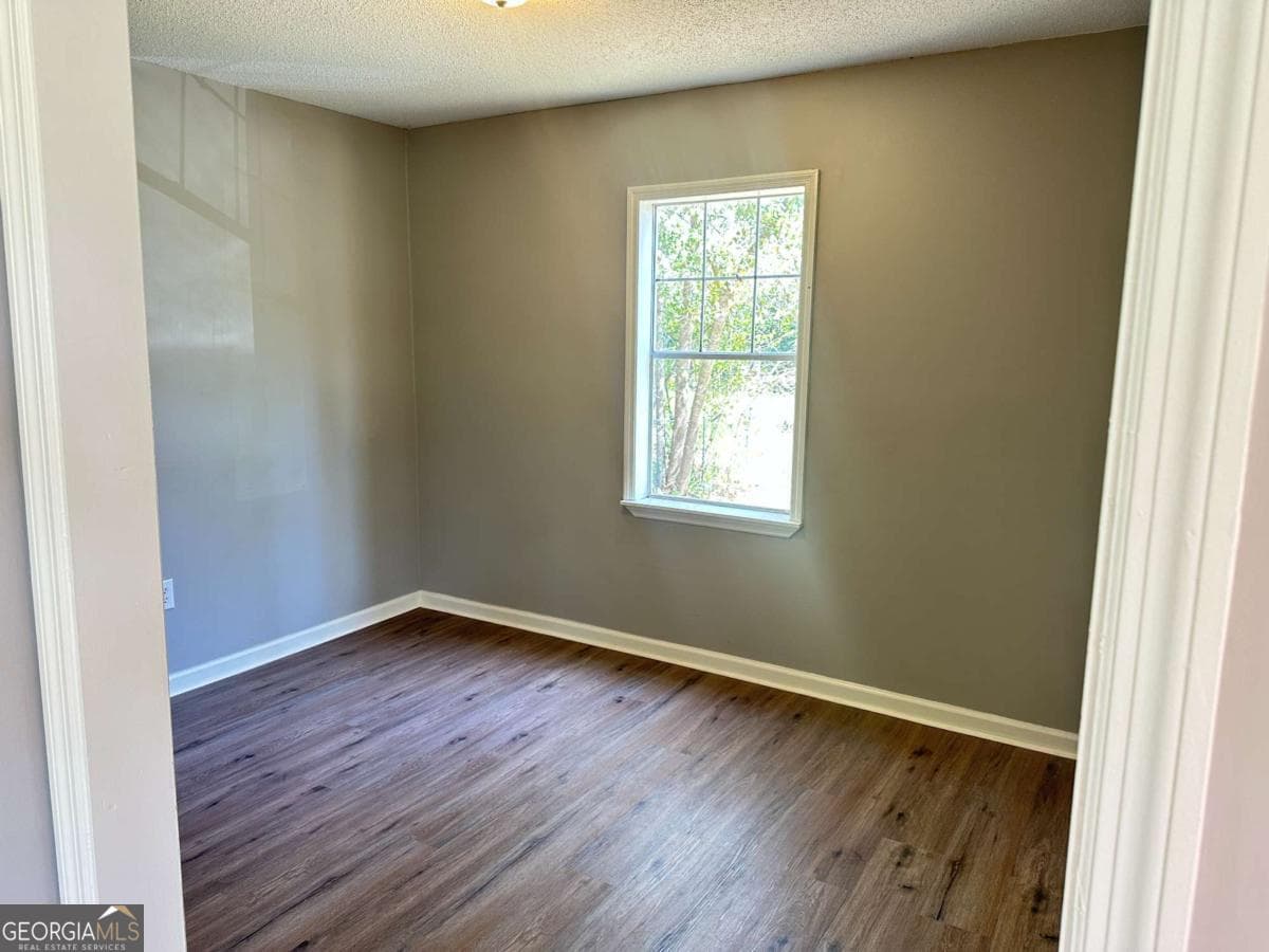 2 bedroom, 1 bathroom, 1,020 sq ft single family residence for sale at 11 Pendleton Street, Baxley, GA 31513 — photo 9