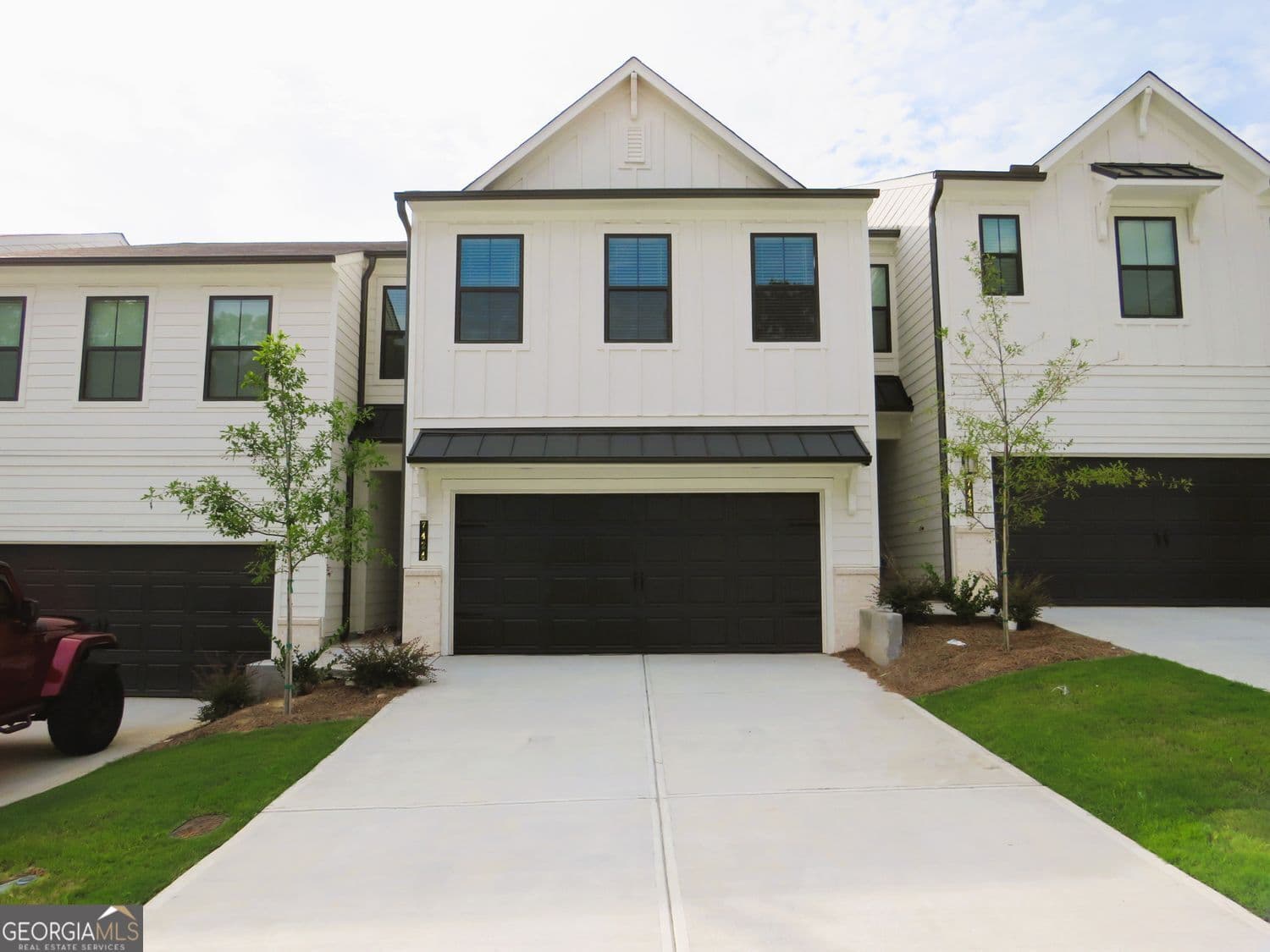 3 bedroom, 2.5 bathroom, 1,842 sq ft townhouse for rent at 7424 Quinn Place, Flowery Branch, GA 30542 for $2,100 a month — photo 1 of 1