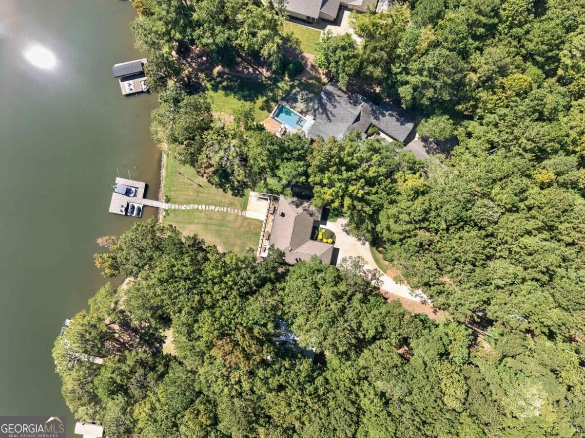 6 bedroom, 5.5 bathroom, 3,988 sq ft single family residence for sale at 108 Phoenix Drive, Eatonton, GA 31024 — photo 6