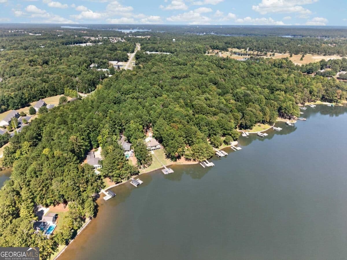 6 bedroom, 5.5 bathroom, 3,988 sq ft single family residence for sale at 108 Phoenix Drive, Eatonton, GA 31024 — photo 8