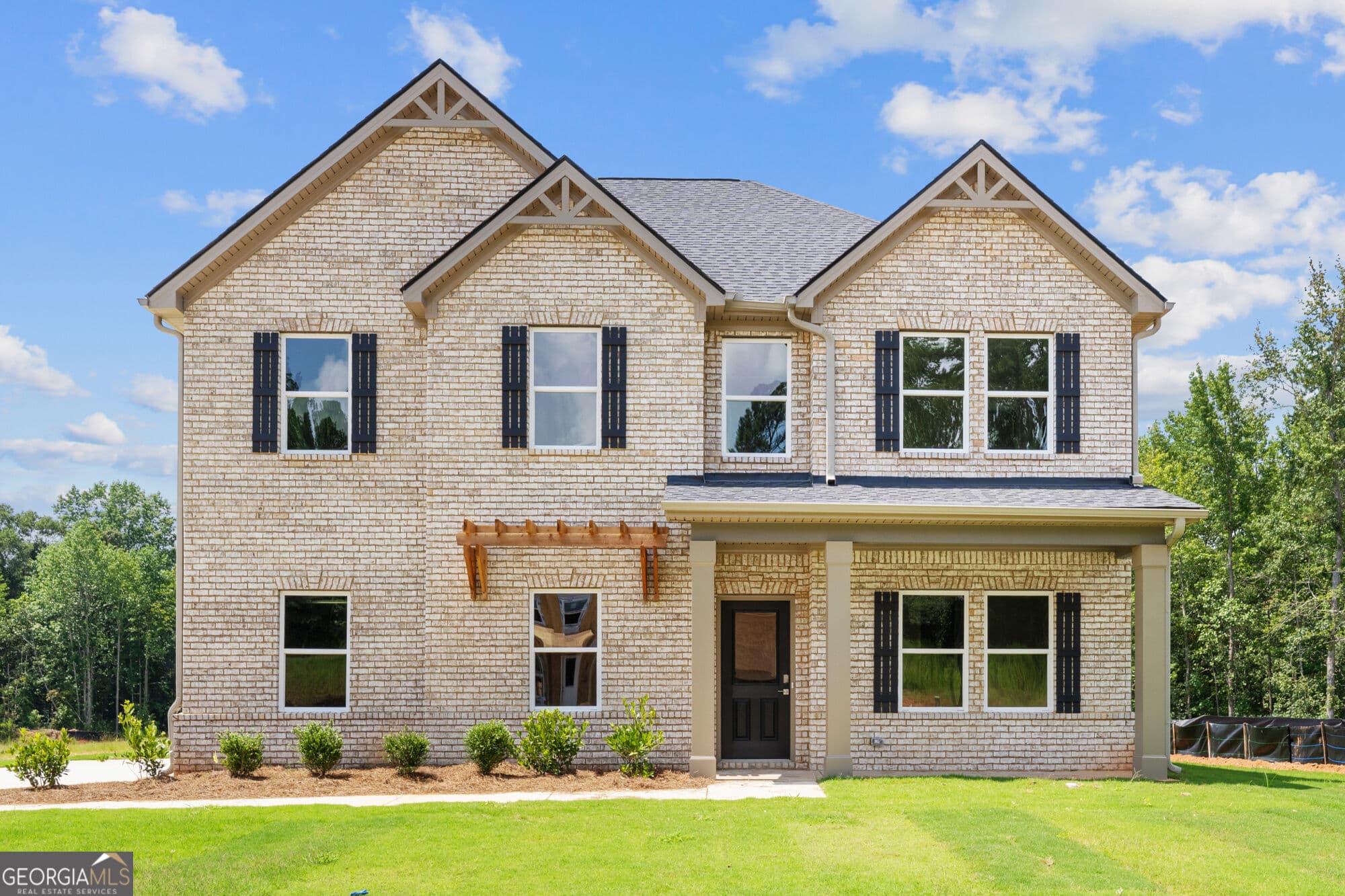 4 bedroom, 3 bathroom, 2,500 sq ft single family residence for sale at 8236 Riverchase Drive, Palmetto, GA 30268 — photo 2