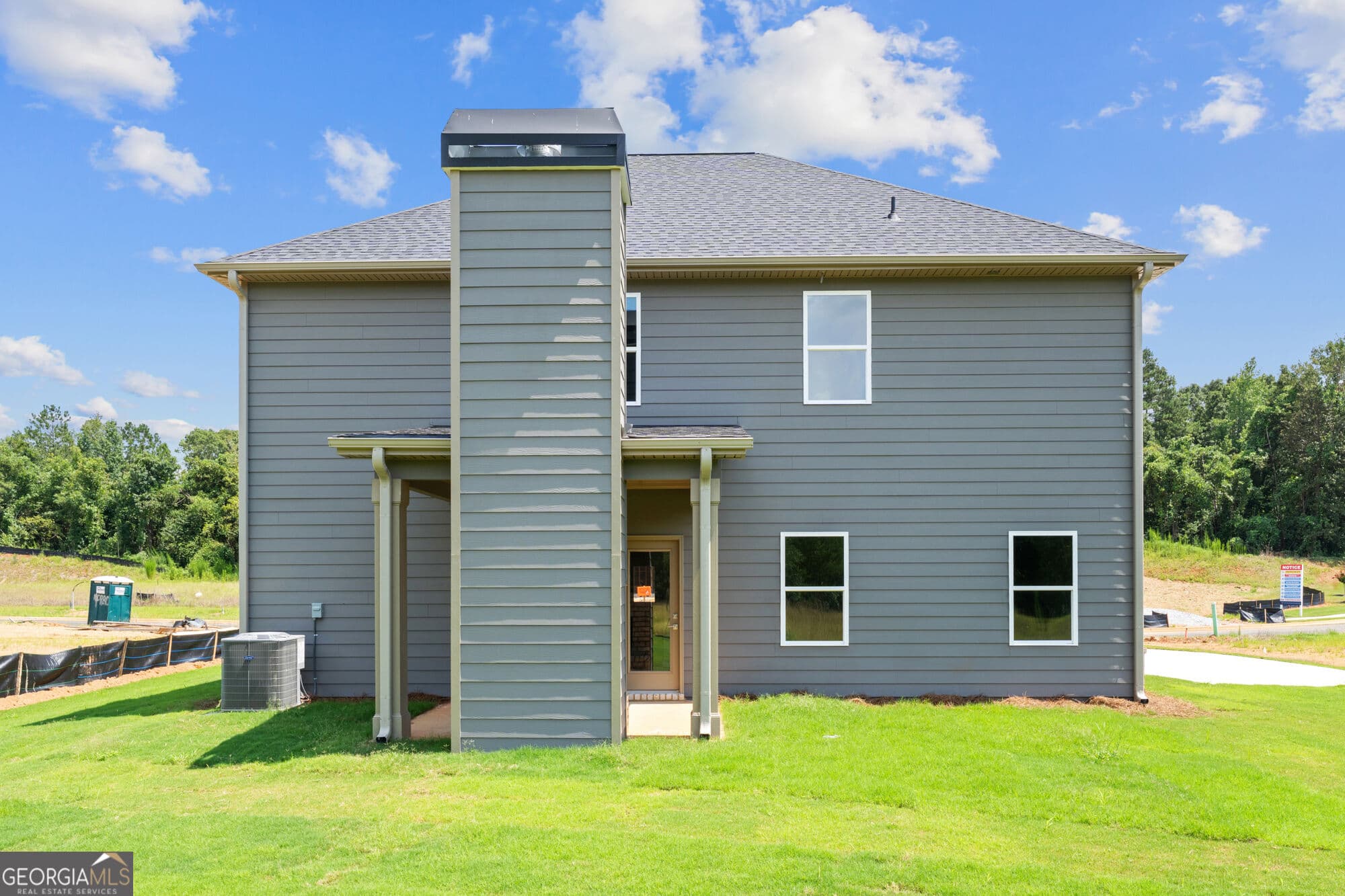 4 bedroom, 3 bathroom, 2,500 sq ft single family residence for sale at 8236 Riverchase Drive, Palmetto, GA 30268 — photo 6