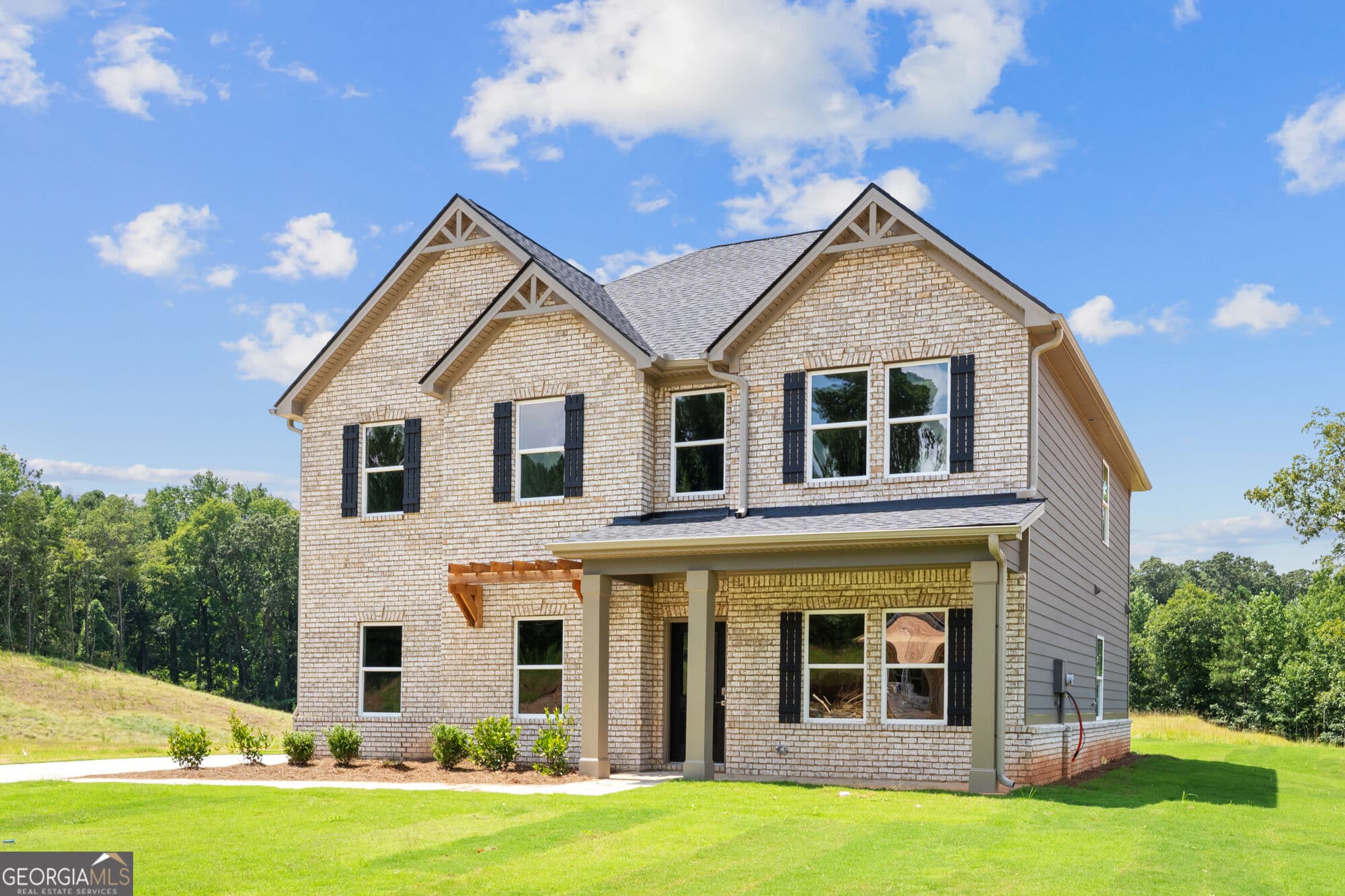 4 bedroom, 3 bathroom, 2,500 sq ft single family residence for sale at 8236 Riverchase Drive, Palmetto, GA 30268 — photo 1 of 9