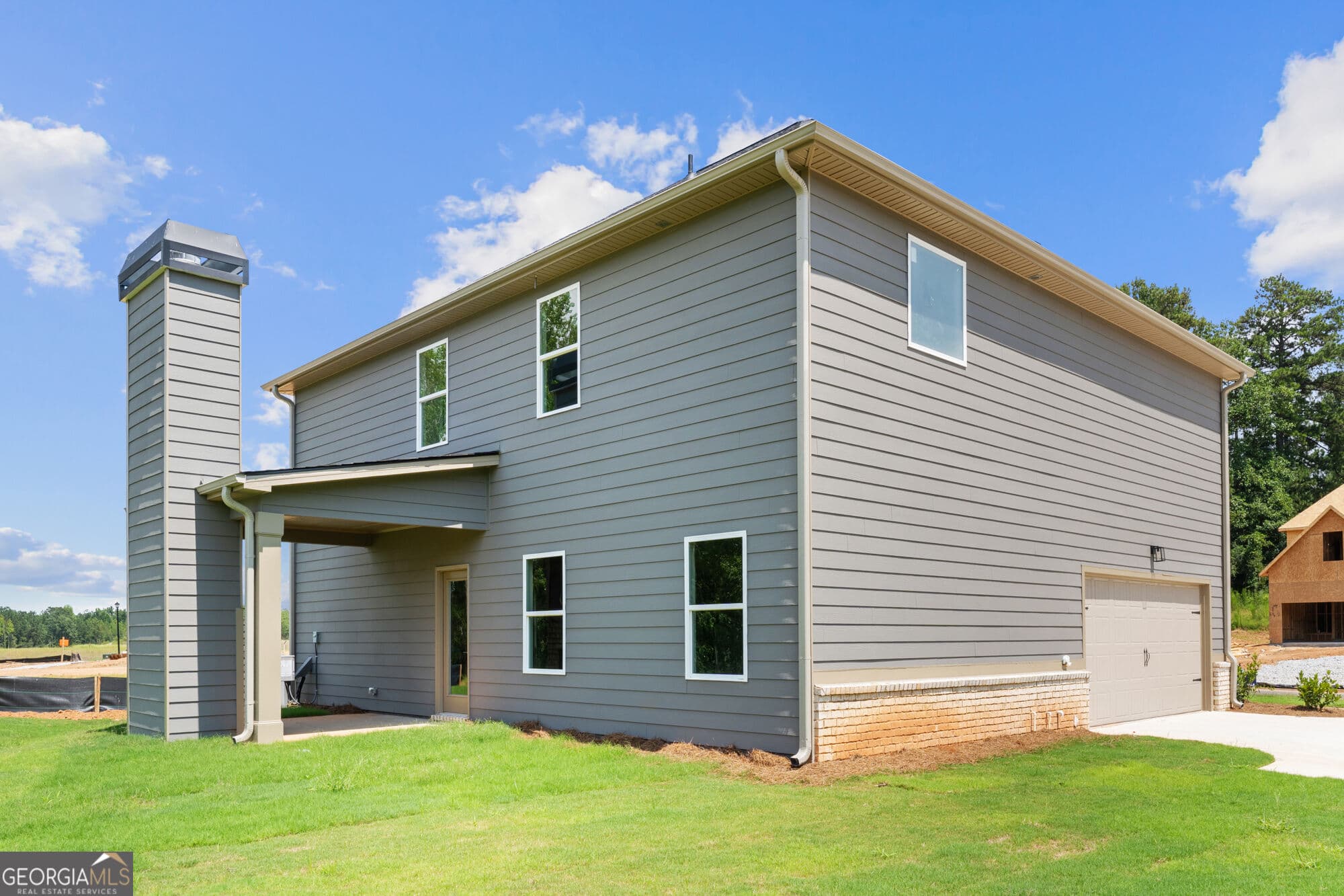4 bedroom, 3 bathroom, 2,500 sq ft single family residence for sale at 8236 Riverchase Drive, Palmetto, GA 30268 — photo 5