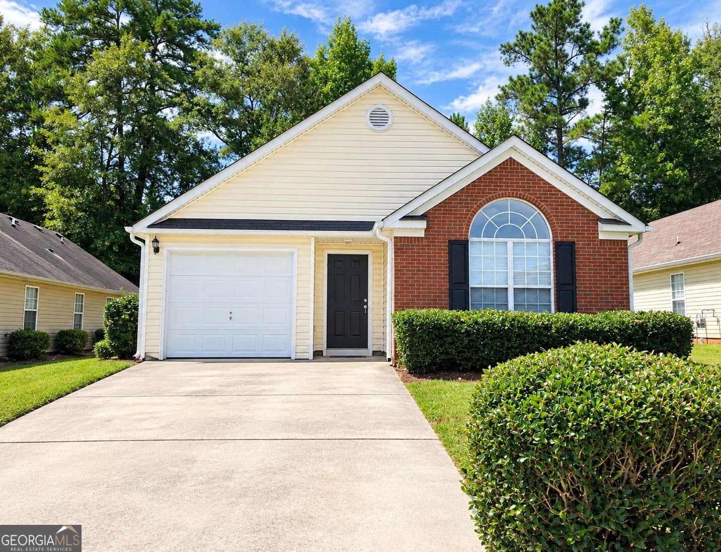 3 bedroom, 2 bathroom, 1,318 sq ft single family residence for rent at 3514 Brookstone Way, Union City, GA 30291 for $1,850 a month — photo 1 of 17