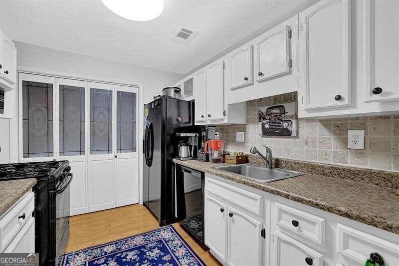 2 bedroom, 2 bathroom, 1,102 sq ft condominium for sale at 1004 Vicksburg Place, Atlanta, GA 30350 — photo 1 of 23