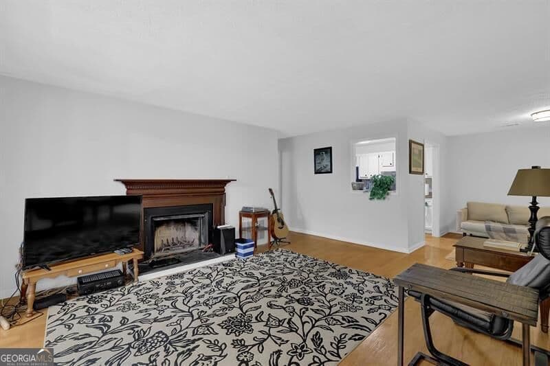 2 bedroom, 2 bathroom, 1,102 sq ft condominium for sale at 1004 Vicksburg Place, Atlanta, GA 30350 — photo 4