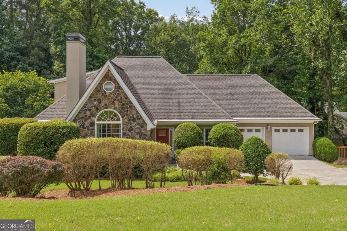 5 bedroom, 3.5 bathroom, 3,990 sq ft single family residence sold at 2501 Blaydon Pointe, Kennesaw, GA 30152