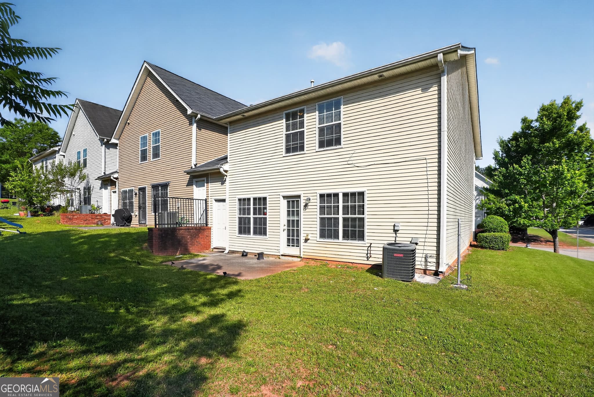 3 bedroom, 2.5 bathroom, 1,597 sq ft single family residence for sale at 578 Shadow Lake Drive, Lithonia, GA 30058 — photo 7