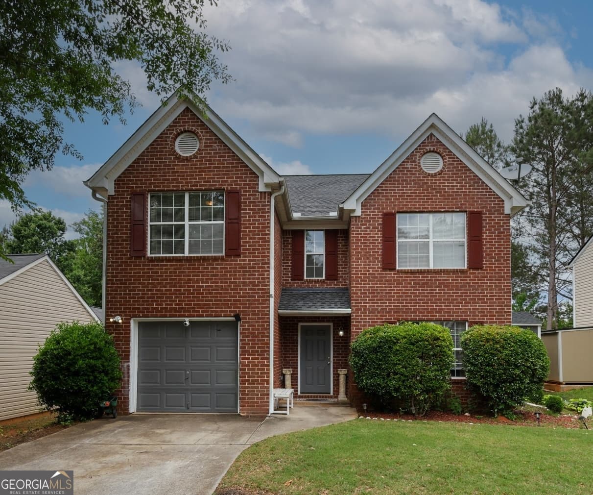 3 bedroom, 2.5 bathroom, 1,800 sq ft single family residence sold at 7212 Ravenwood Lane, Lithonia, GA 30038