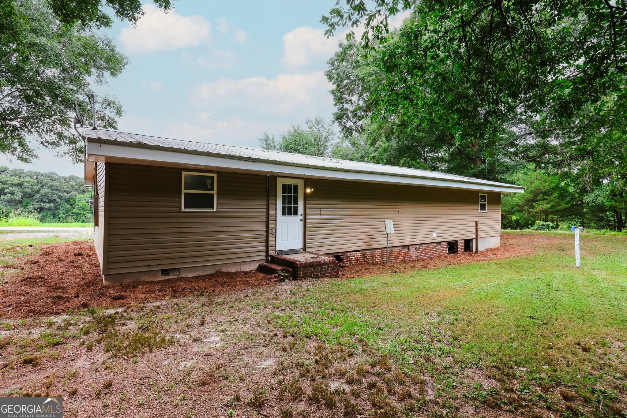 4 bedroom, 2 bathroom, 1,425 sq ft single family residence for sale at 1985 Fork Creek Road, Bowman, GA 30624 — photo 4