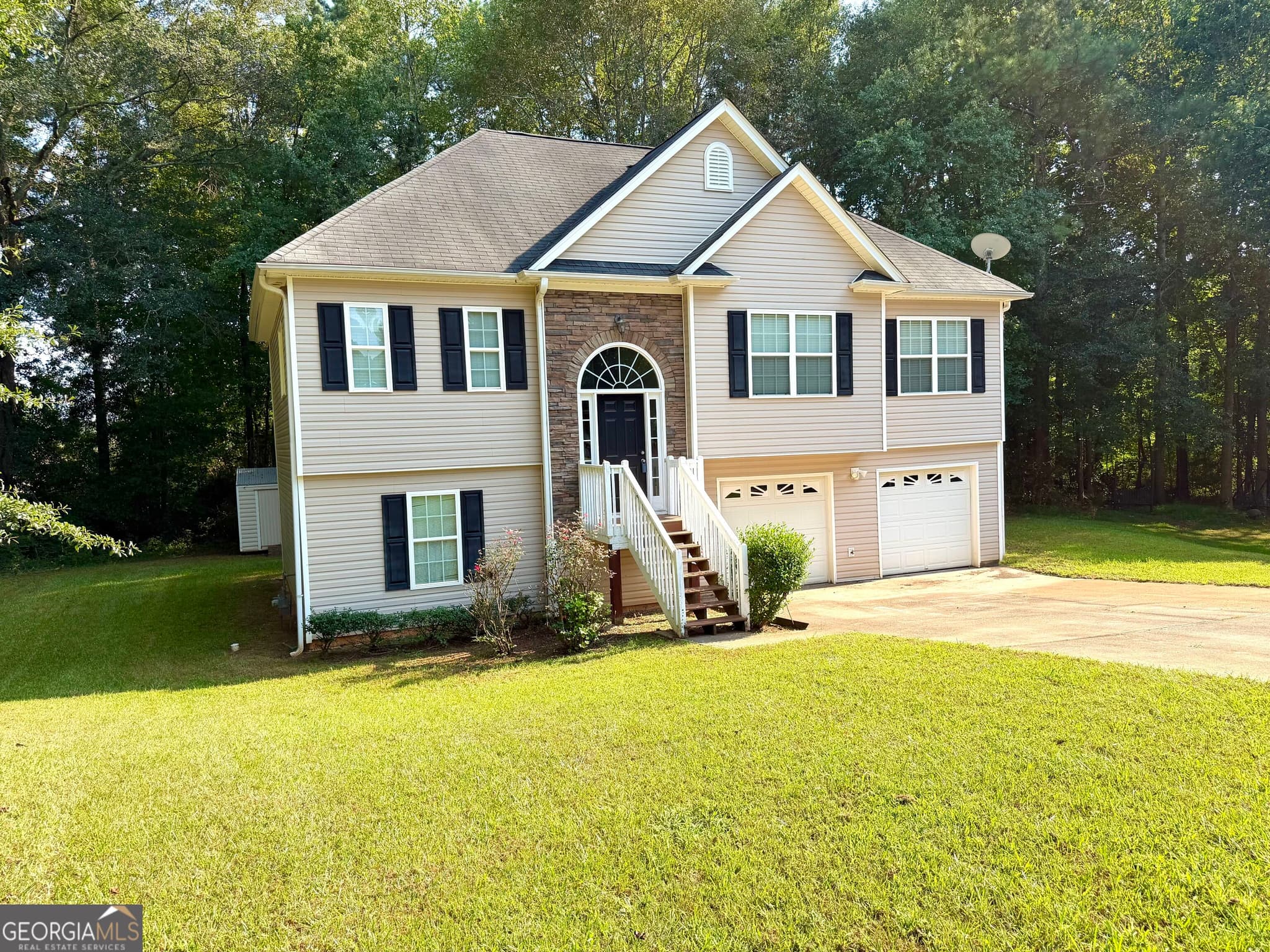 3 bedroom, 2 bathroom, 1,305 sq ft single family residence for sale at 119 Cottonwood Way, Temple, GA 30179 — photo 3