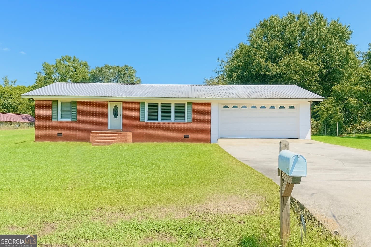 3 bedroom, 2 bathroom, 1,908 sq ft single family residence for sale at 140 Rene Lane, Cochran, GA 31014