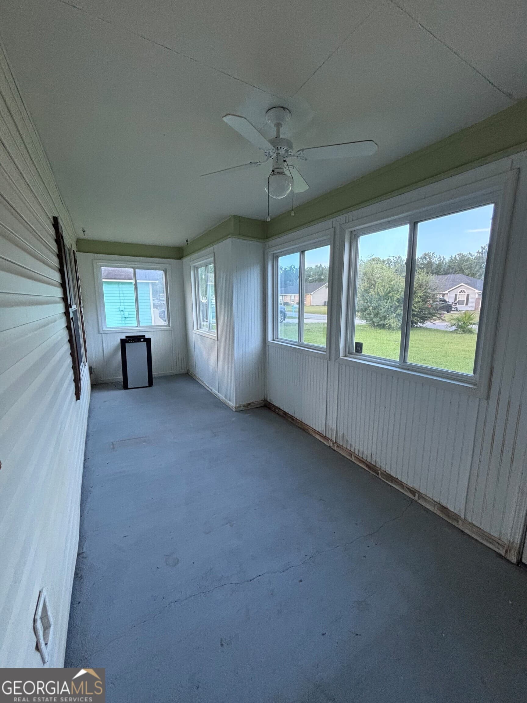 3 bedroom, 2.5 bathroom, 1,886 sq ft single family residence for sale at 105 Huntington Drive, Kingsland, GA 31548 — photo 2