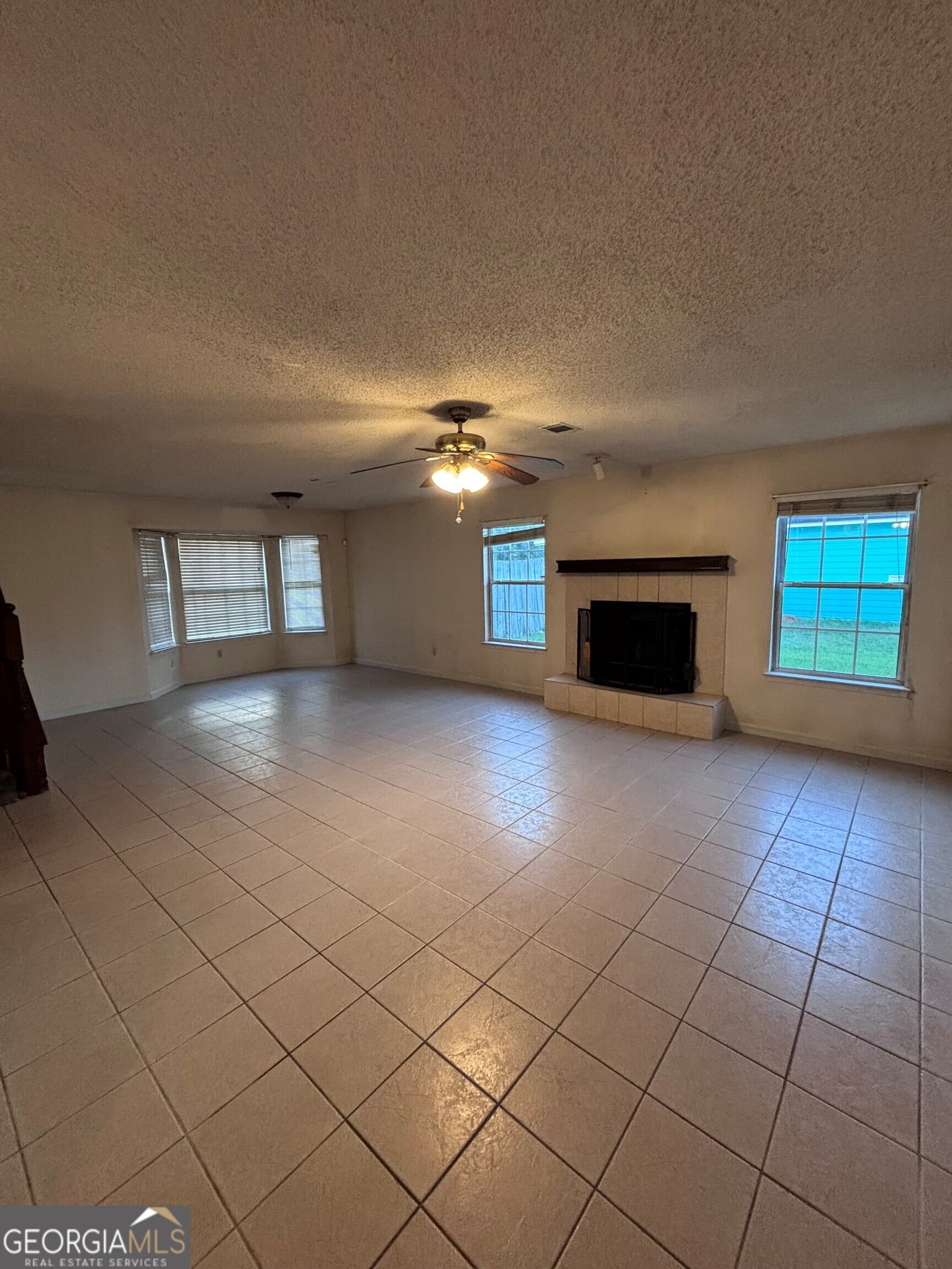 3 bedroom, 2.5 bathroom, 1,886 sq ft single family residence for sale at 105 Huntington Drive, Kingsland, GA 31548 — photo 4
