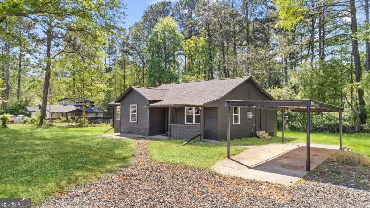 3 bedroom, 2 bathroom, 1,264 sq ft single family residence for rent at 3917 Dallas Acworth Highway, Acworth, GA 30101 for $2,195 a month — photo 2