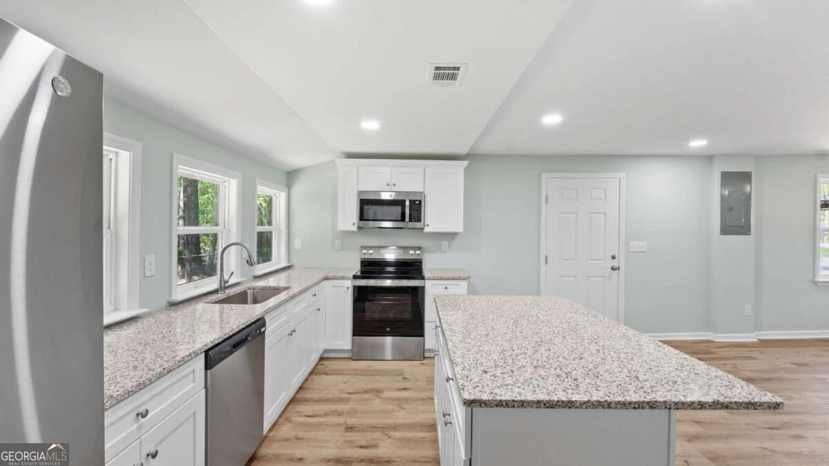 3 bedroom, 2 bathroom, 1,264 sq ft single family residence for rent at 3917 Dallas Acworth Highway, Acworth, GA 30101 for $2,195 a month — photo 7