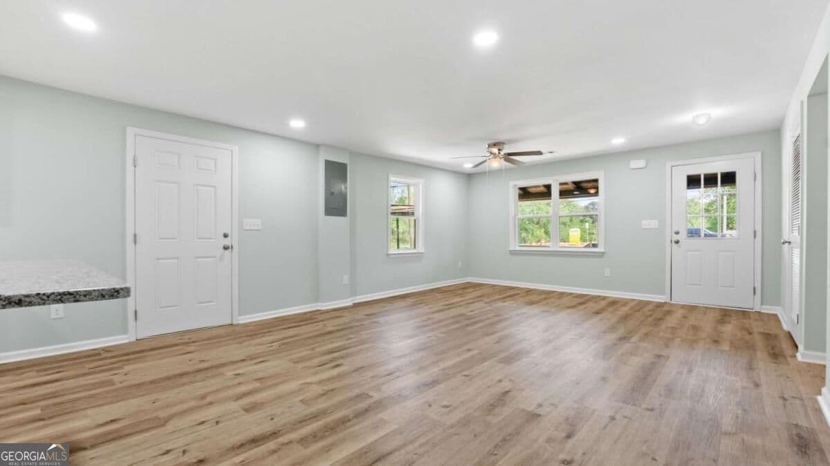3 bedroom, 2 bathroom, 1,264 sq ft single family residence for rent at 3917 Dallas Acworth Highway, Acworth, GA 30101 for $2,195 a month — photo 5