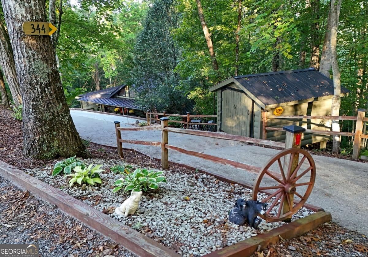 2 bedroom, 2 bathroom, 1,640 sq ft cabin,single family residence for sale at 344 Buck Ridge Road 10B, Suches, GA 30572 — photo 10