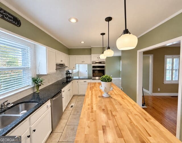 3 bedroom, 2 bathroom, 2,514 sq ft single family residence for sale at 1221 Ridge Avenue, Tifton, GA 31794 — photo 3