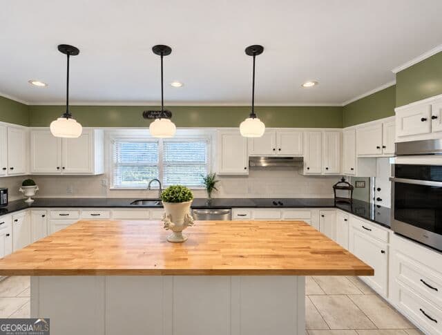 3 bedroom, 2 bathroom, 2,514 sq ft single family residence for sale at 1221 Ridge Avenue, Tifton, GA 31794 — photo 4