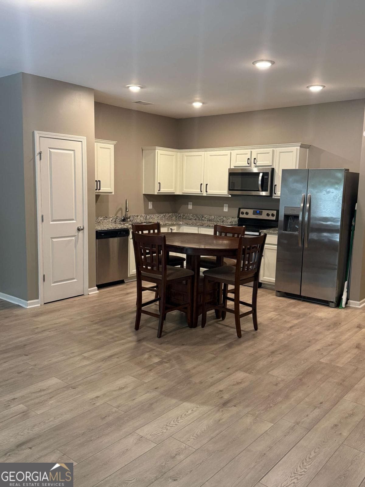 3 bedroom, 2.5 bathroom, 1,514 sq ft townhouse for rent at 2330 Mckenna Square Drive, Lithonia, GA 30058 for $1,950 a month — photo 4