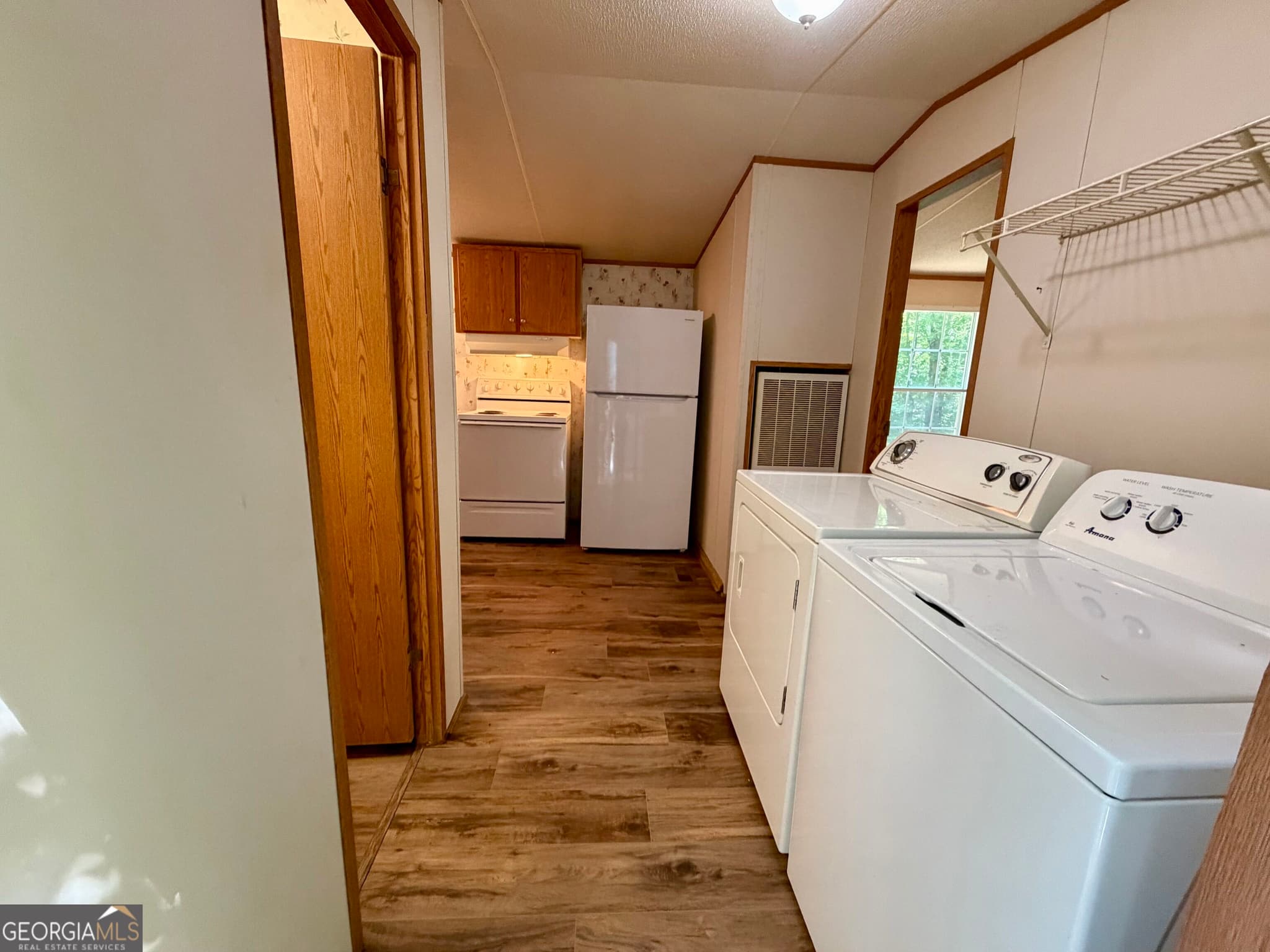2 bedroom, 1 bathroom, 672 sq ft manufactured home,single family residence for sale at 119 Cub Lane, Rabun Gap, GA 30568 — photo 2