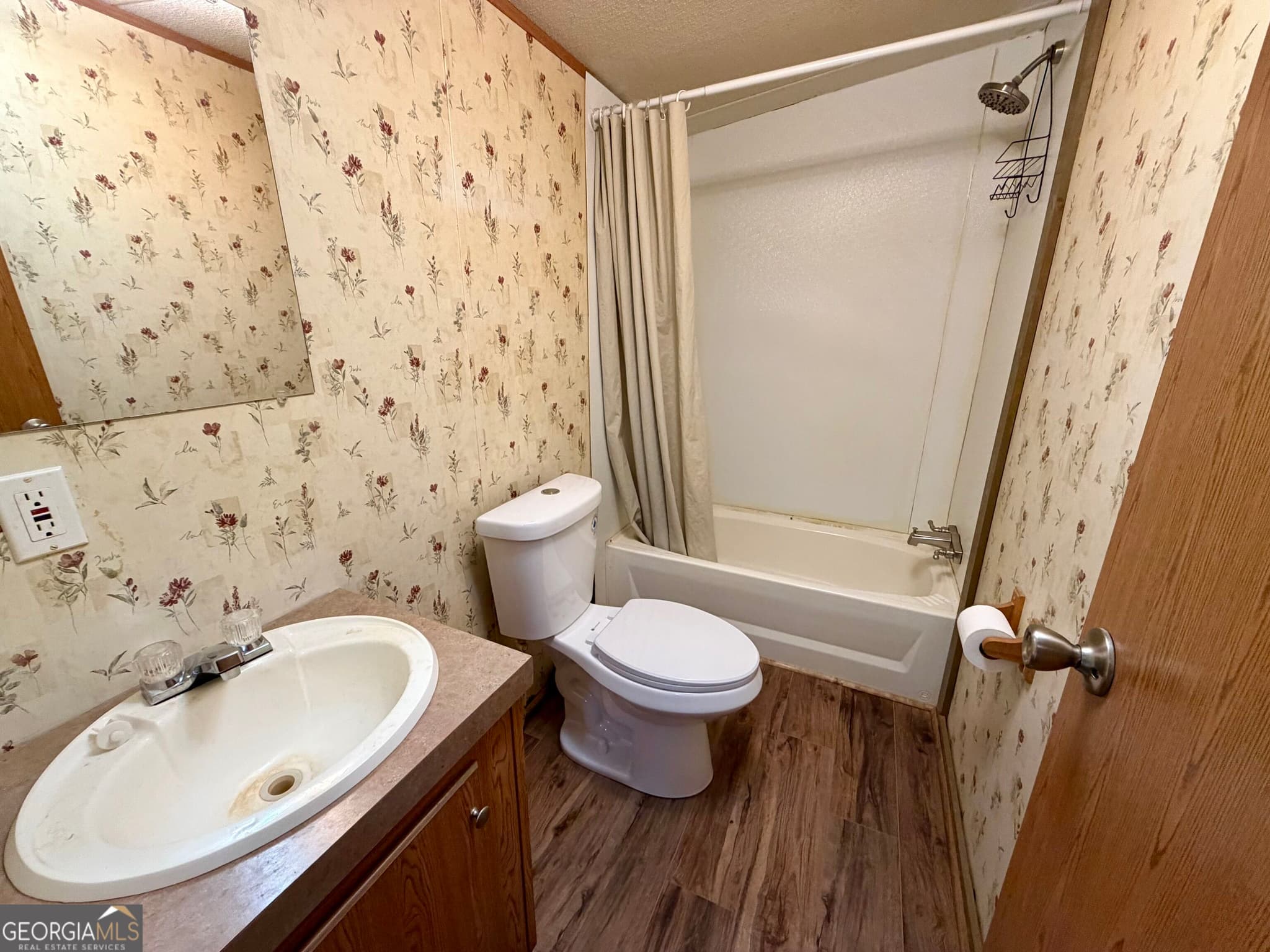 2 bedroom, 1 bathroom, 672 sq ft manufactured home,single family residence for sale at 119 Cub Lane, Rabun Gap, GA 30568 — photo 3