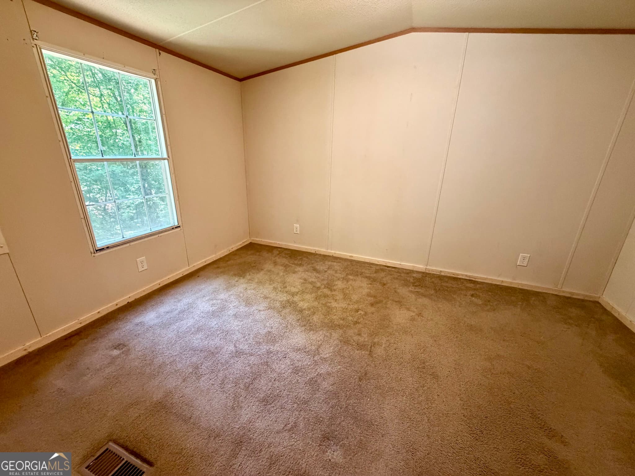 2 bedroom, 1 bathroom, 672 sq ft manufactured home,single family residence for sale at 119 Cub Lane, Rabun Gap, GA 30568 — photo 5