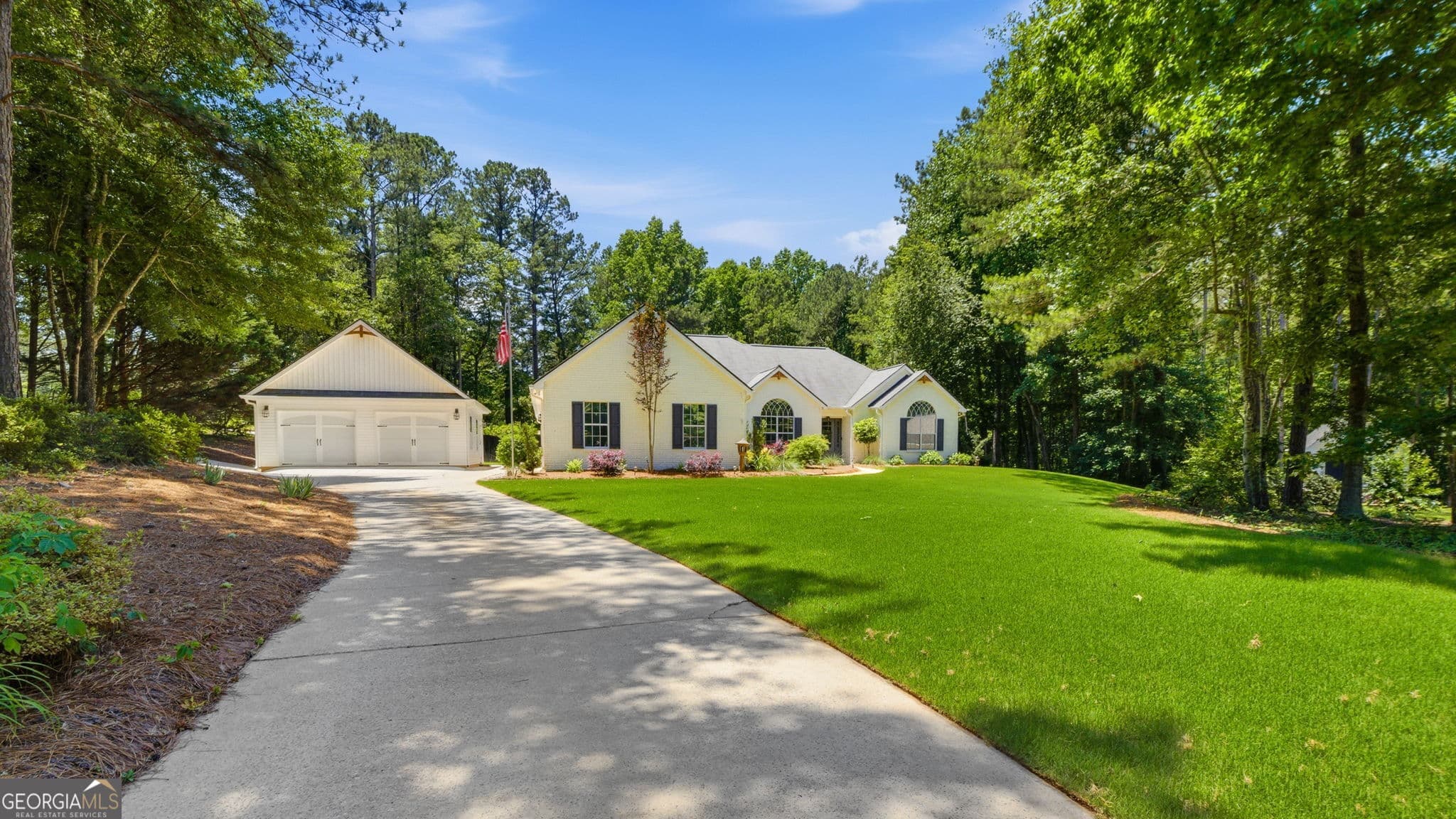 3 bedroom, 3 bathroom, 2,296 sq ft single family residence sold at 25 Brikdale Court, Newnan, GA 30265