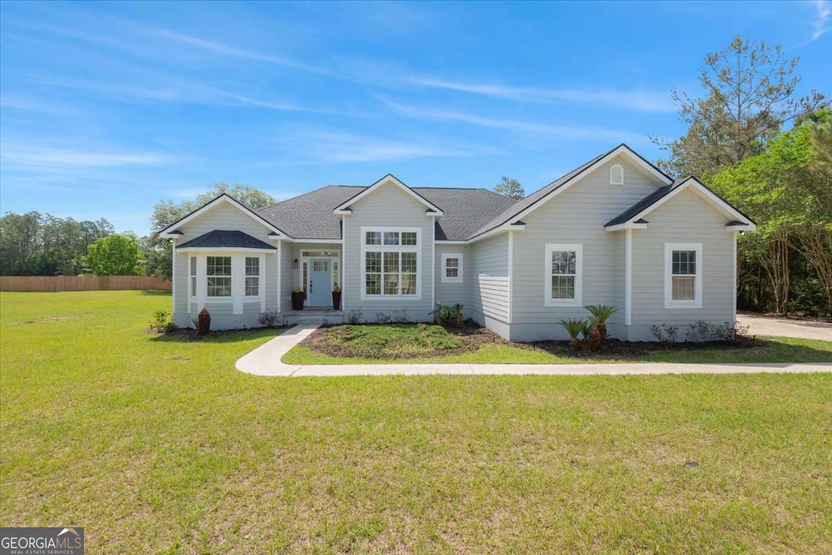 3 bedroom, 2 bathroom, 1,857 sq ft single family residence for sale at 2657 Horseshoe Cove, Waverly, GA 31565