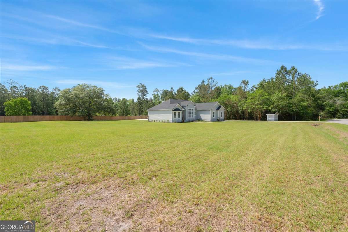 3 bedroom, 2 bathroom, 1,857 sq ft single family residence for sale at 2657 Horseshoe Cove, Waverly, GA 31565 — photo 5