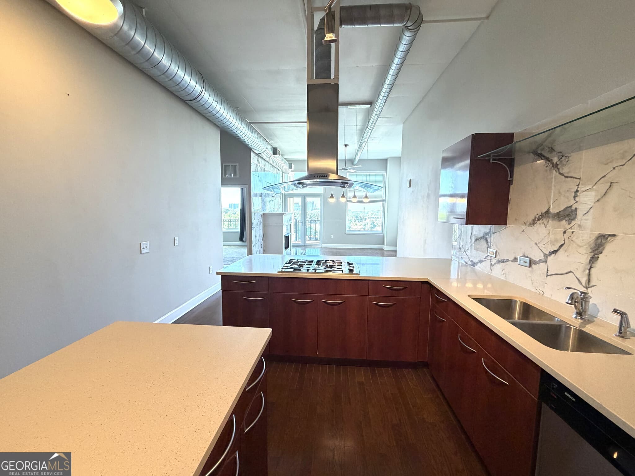 2 bedroom, 2 bathroom, 1,270 sq ft condominium for sale at 3820 Roswell Road 902, Atlanta, GA 30342 — photo 2