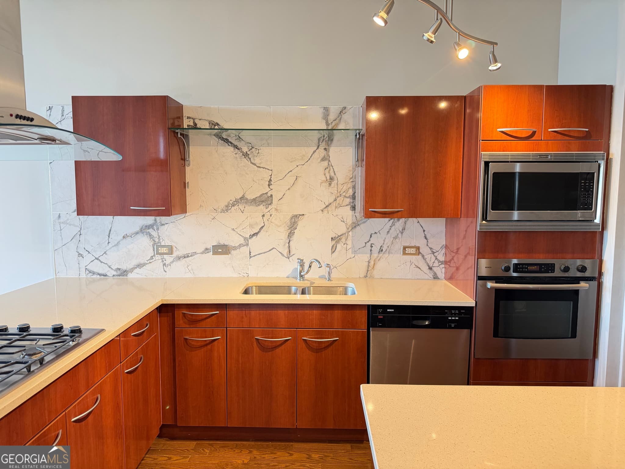 2 bedroom, 2 bathroom, 1,270 sq ft condominium for sale at 3820 Roswell Road 902, Atlanta, GA 30342 — photo 9