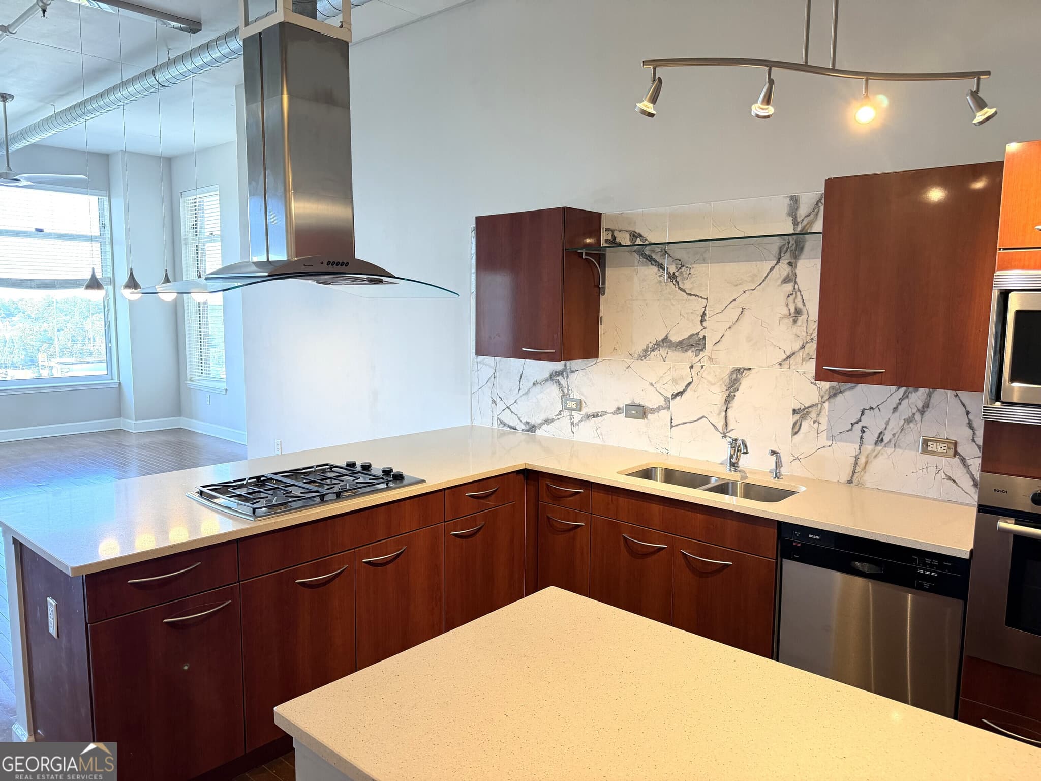 2 bedroom, 2 bathroom, 1,270 sq ft condominium for sale at 3820 Roswell Road 902, Atlanta, GA 30342 — photo 8