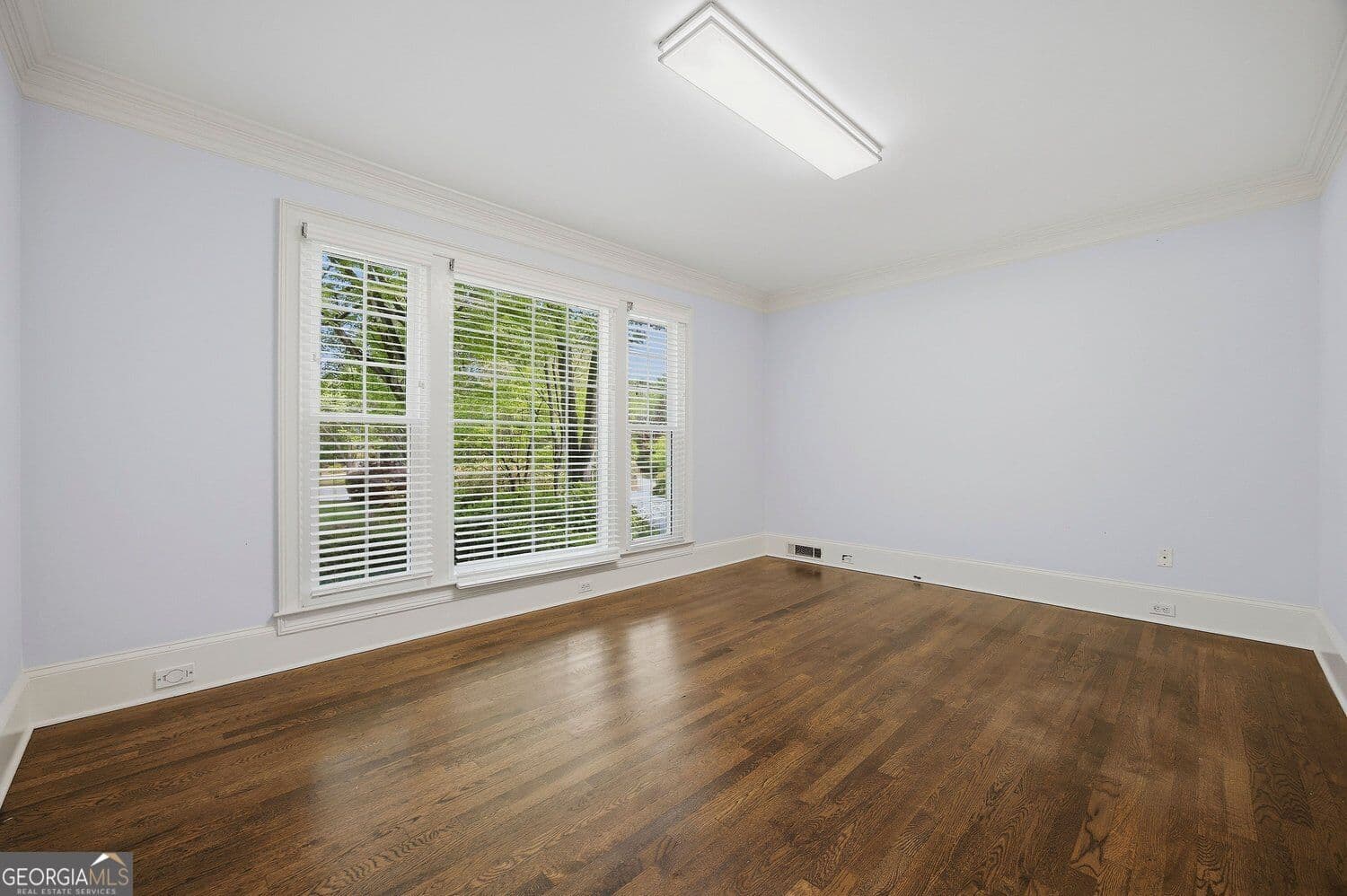 5 bedroom, 4.5 bathroom, 4,879 sq ft single family residence for sale at 7525 S Spalding Lake Drive, Sandy Springs, GA 30350 — photo 2