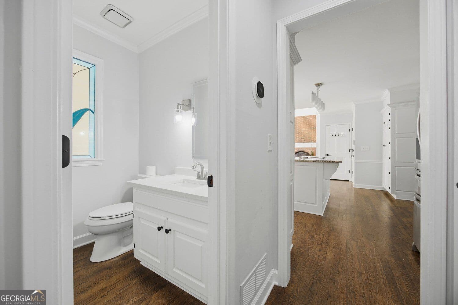 5 bedroom, 4.5 bathroom, 4,879 sq ft single family residence for sale at 7525 S Spalding Lake Drive, Sandy Springs, GA 30350 — photo 5