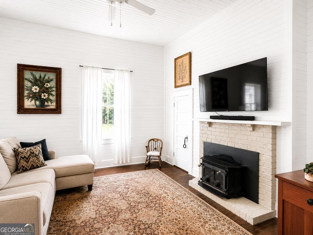 4 bedroom, 2 bathroom, 2,692 sq ft single family residence for sale at 1576 Hall Road, Thomasville, GA 31757 — photo 8