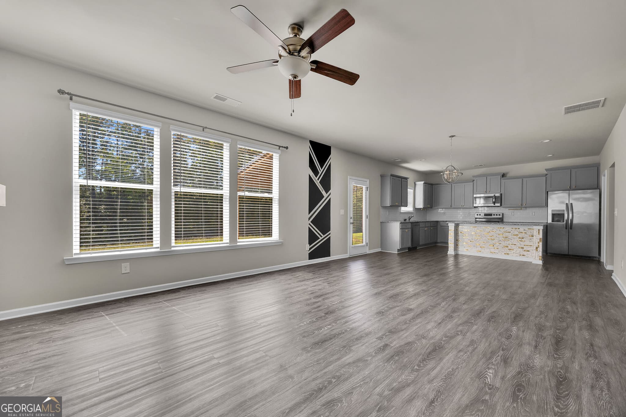 4 bedroom, 2.5 bathroom, 2,316 sq ft single family residence for sale at 235 Presidents Way, Forsyth, GA 31029 — photo 6
