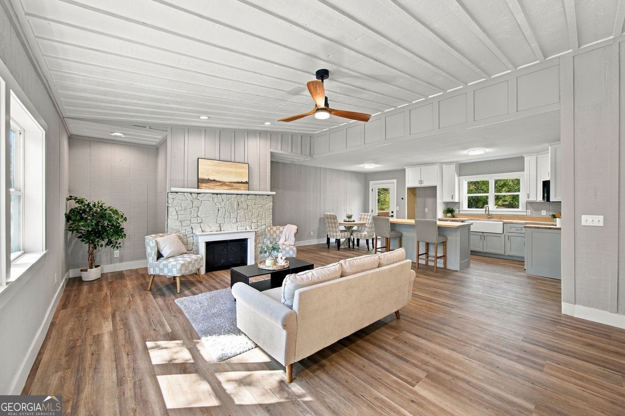 3 bedroom, 2 bathroom, 1,421 sq ft single family residence for sale at 319 Farmland Drive, Rossville, GA 30741 — photo 2
