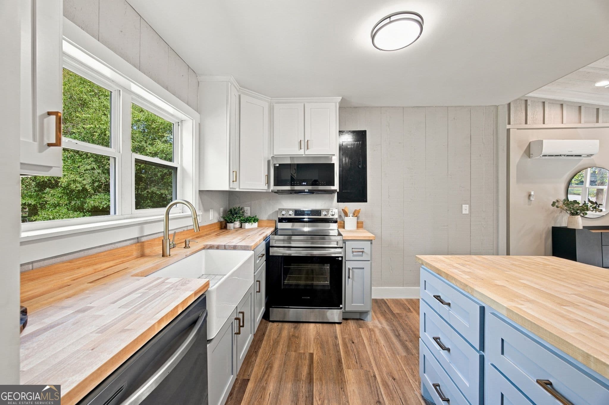 3 bedroom, 2 bathroom, 1,421 sq ft single family residence for sale at 319 Farmland Drive, Rossville, GA 30741 — photo 6
