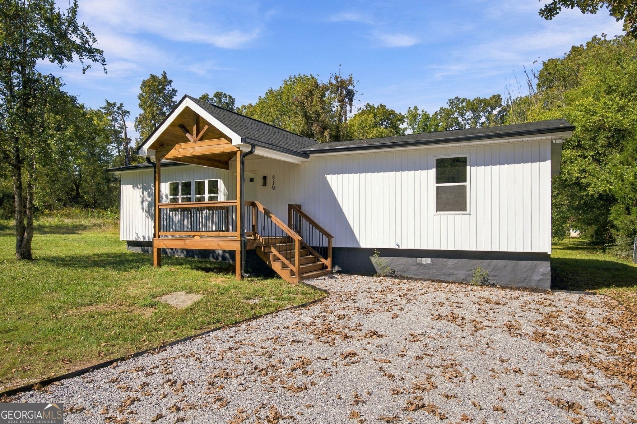3 bedroom, 2 bathroom, 1,421 sq ft single family residence for sale at 319 Farmland Drive, Rossville, GA 30741