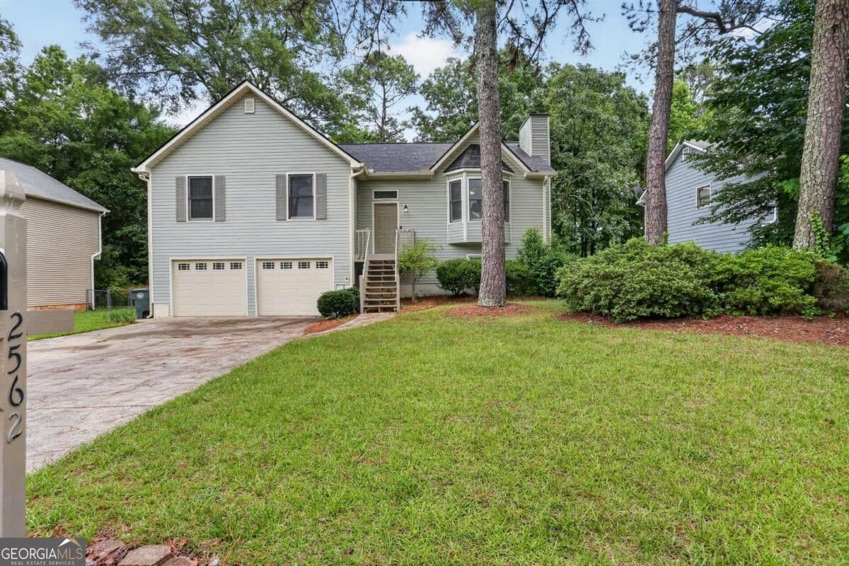 4 bedroom, 2 bathroom, 2,924 sq ft single family residence for rent at 2562 Kennesaw Spring Court, Kennesaw, GA 30144 for $2,400 a month — photo 2