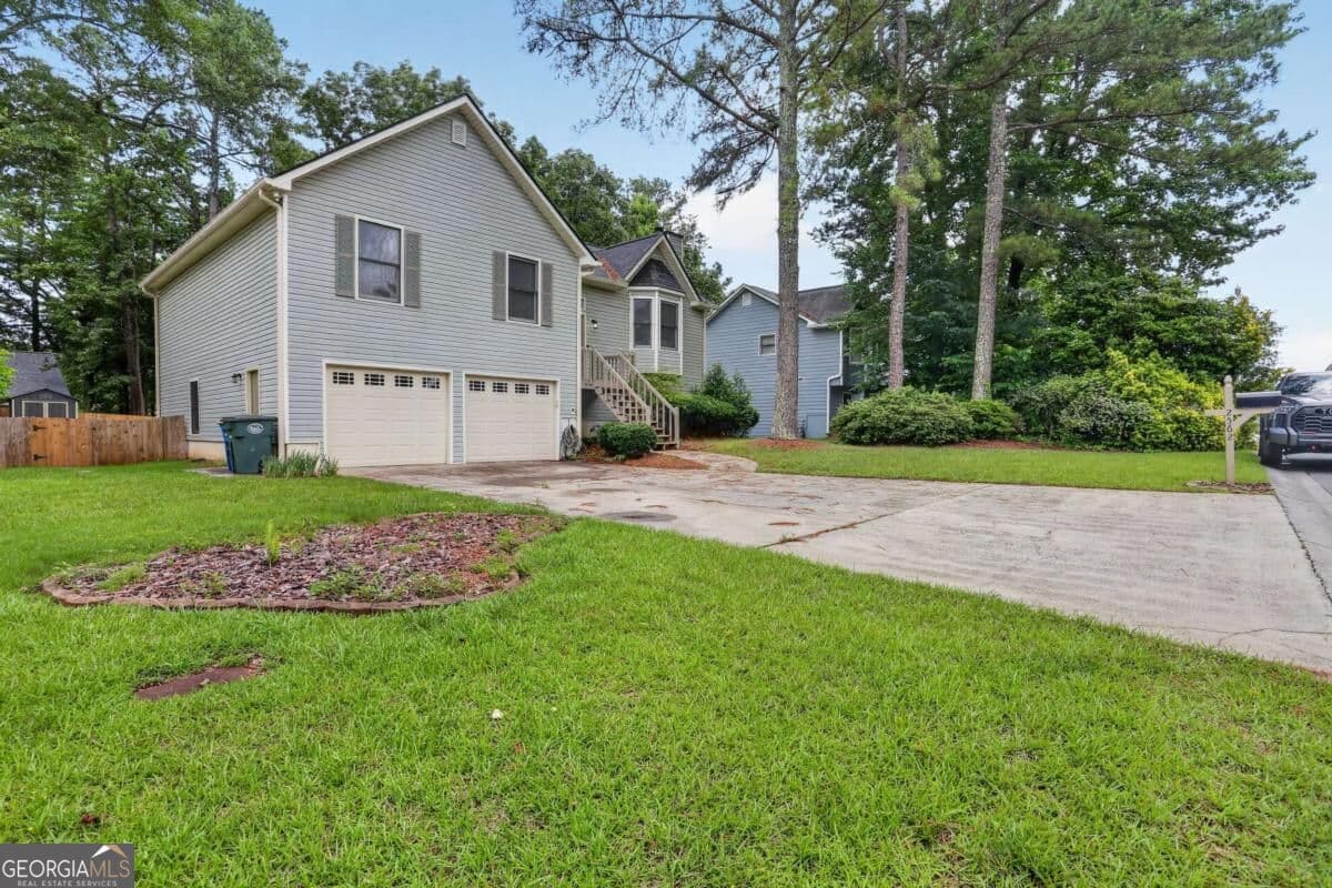 4 bedroom, 2 bathroom, 2,924 sq ft single family residence for rent at 2562 Kennesaw Spring Court, Kennesaw, GA 30144 for $2,400 a month — photo 3